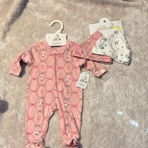 NEW Snoopy Pink Baby Footie with Bow and Character Print With Matching Hats